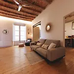 Bravissimo Carrer Nou, Cosy 2-bedroom Apartment *